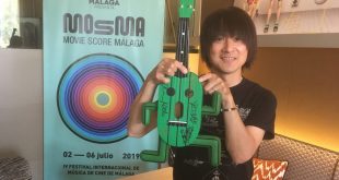 Yasunori Mitsuda MOSMA 2019 con un Ukelele de Cactilio